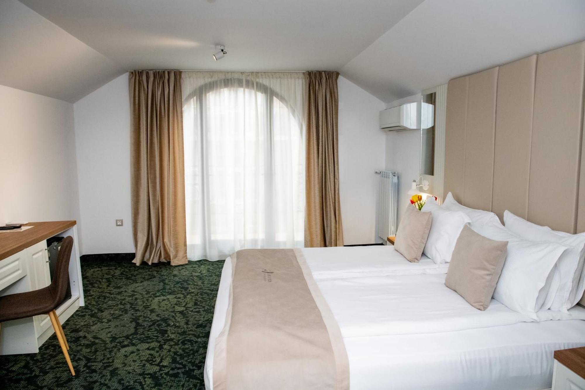 Agora' Boutique Hotel Sofia Exterior photo